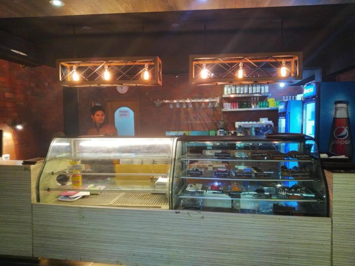 ホテル キャッスル サラーム Khulna エクステリア 写真
